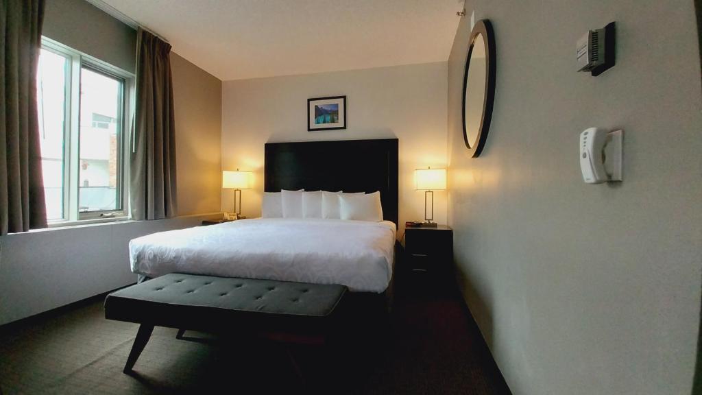 King Edward Hotelにあるベッド