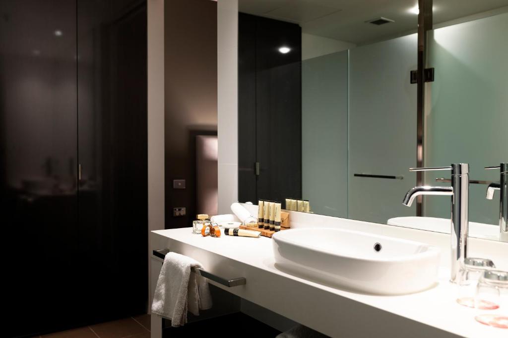 East Hotel and Apartments - Resim 33