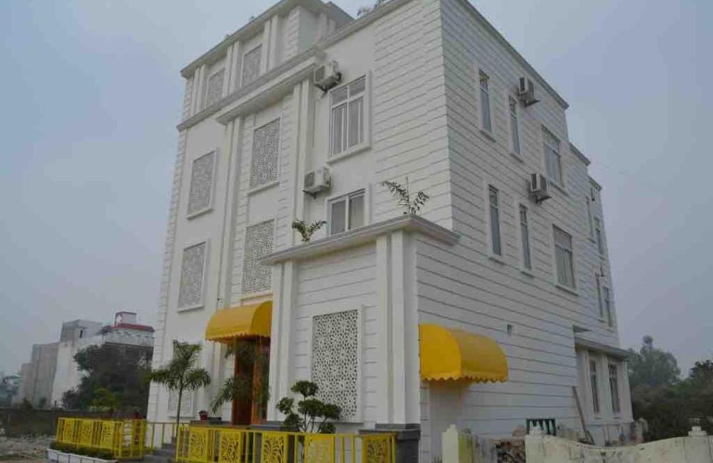 Hotel The Golden Turtle, Lucknow, India