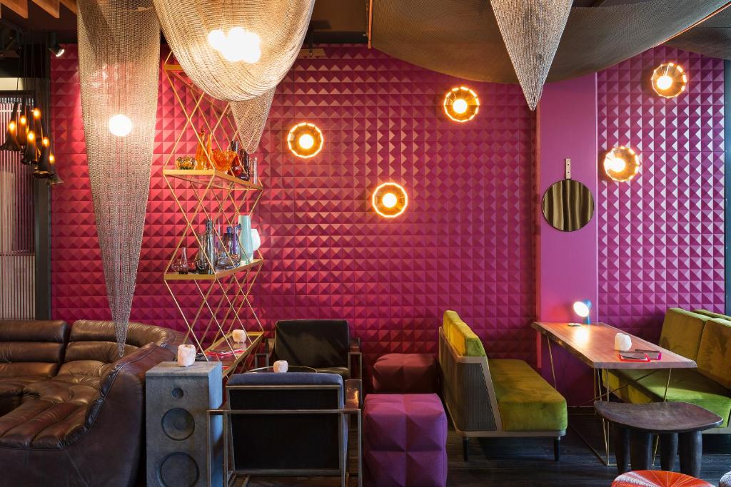 East Hotel and Apartments - Resim 34