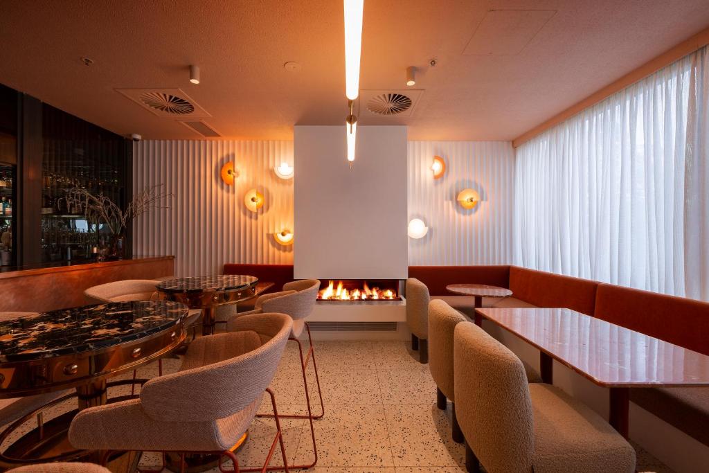 East Hotel and Apartments - Resim 12