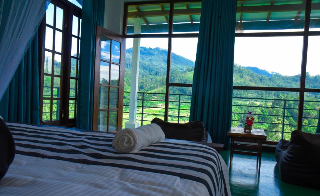 Nespecifikovaný výhled na hory nebo výhled na hory při pohledu z hotelu