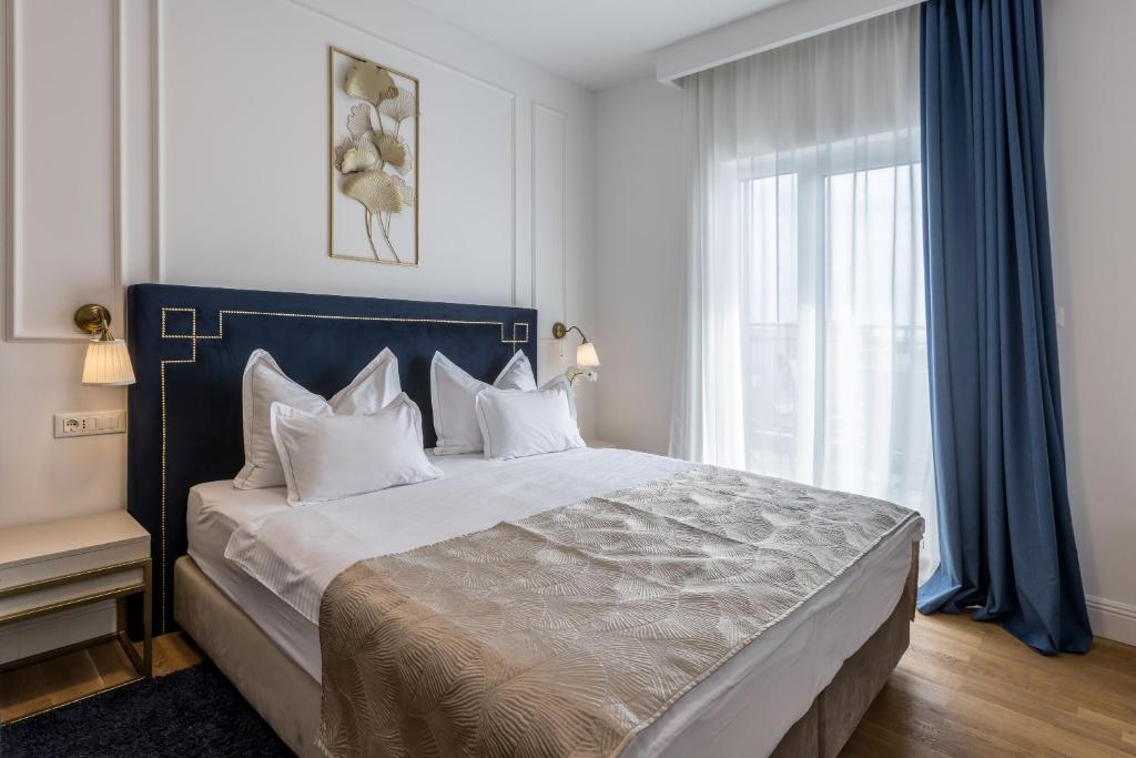 
Junior Suite with Balcony
