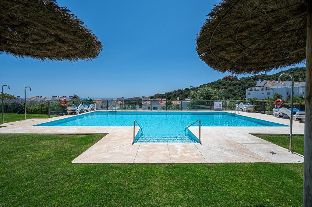 Bazén v ubytování Garten Appartment in La Floresta - La Mairena nebo v jeho okolí