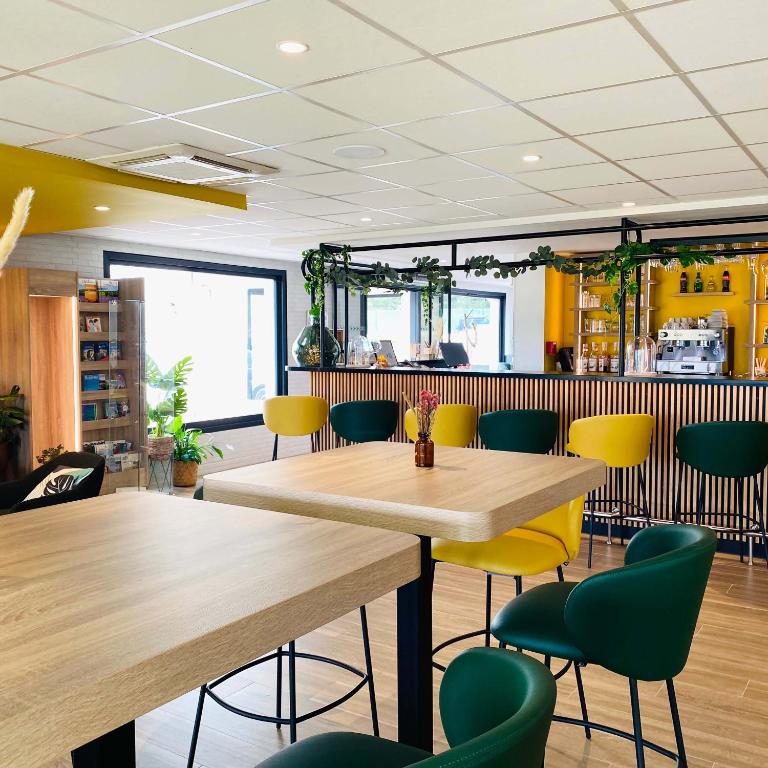 Restaurace v ubytování Campanile Bollène A7