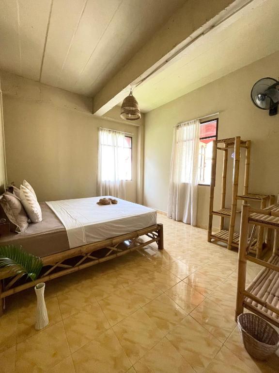 Mythai Guesthouse - Habitación Doble Con Baño Compartido