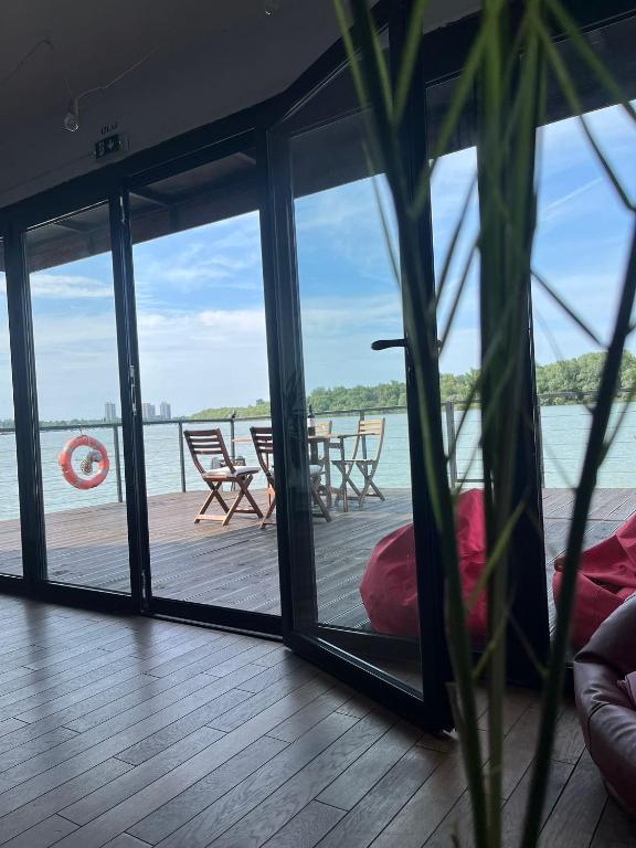 Balkón nebo terasa v ubytování Floating Zen House