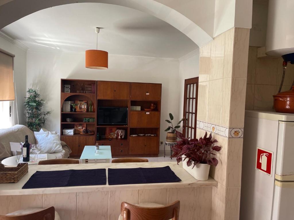 Kuchyň nebo kuchyňský kout v ubytování BestHomeStay- Caparica Beach Lisbon