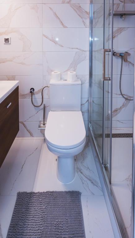 Kúpeľňa v ubytovaní apartament dla 4 osób blisko morza