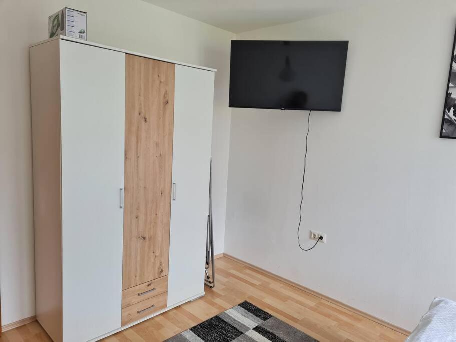 TV a/nebo společenská místnost v ubytování FarawayHomes Studio Rohrbach #4