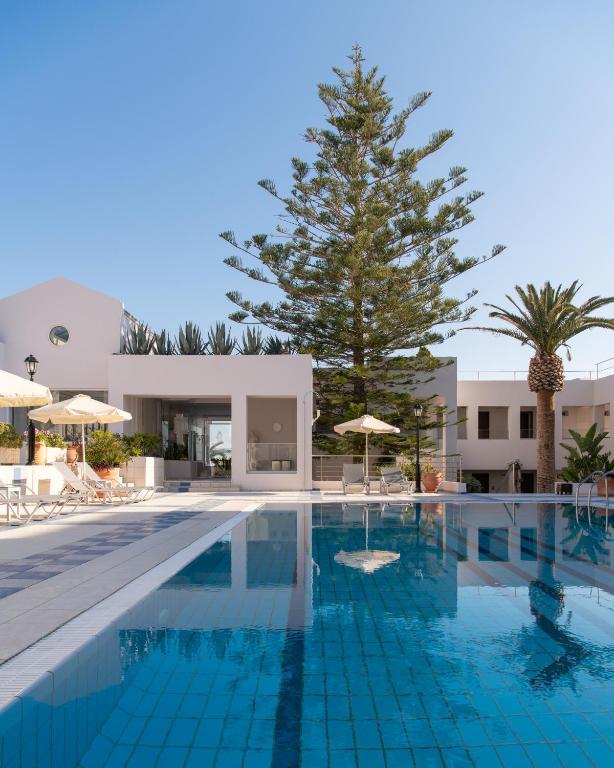 Bazén v ubytování Creta Royal - Adults Only nebo v jeho okolí