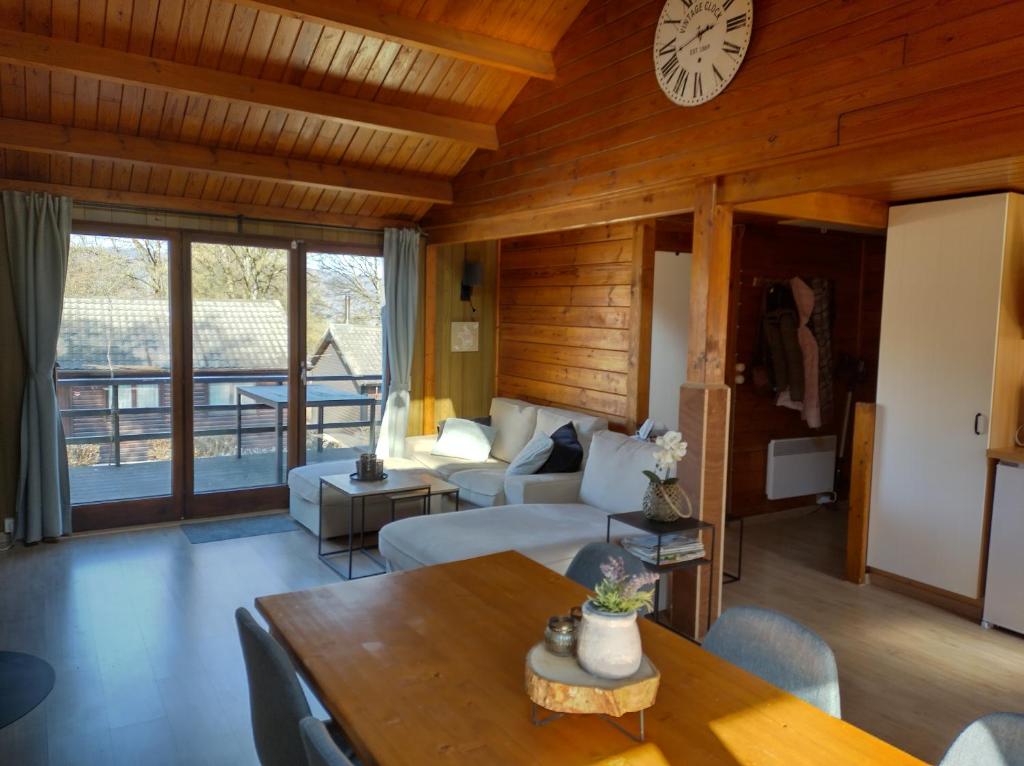 Posezení v ubytování Bij Bart & Inge-La Boverie-Chalet nr 79