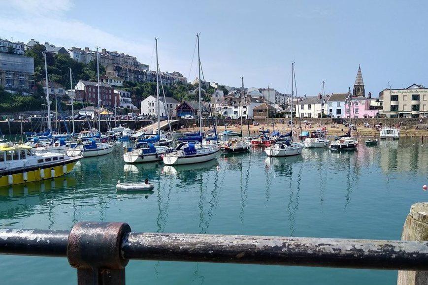ILFRACOMBE SEA ROCK 4 1 Bedroom - Housity
