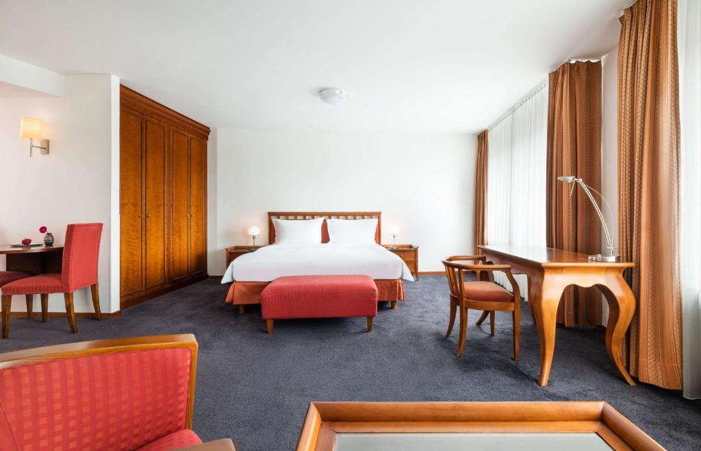 Cama ou camas em um quarto em Lindner Hotel Frankfurt Main Plaza, part of JdV by Hyatt