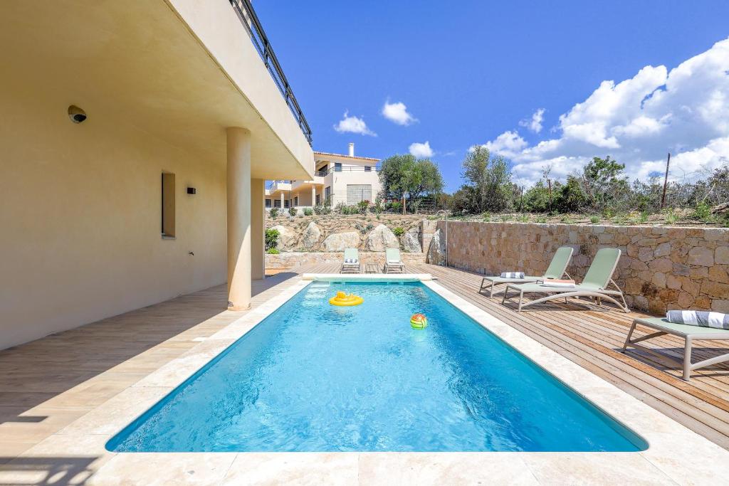 Piscina di Villa Lurenzu - Maison pour 8 avec vue et piscine o nelle vicinanze