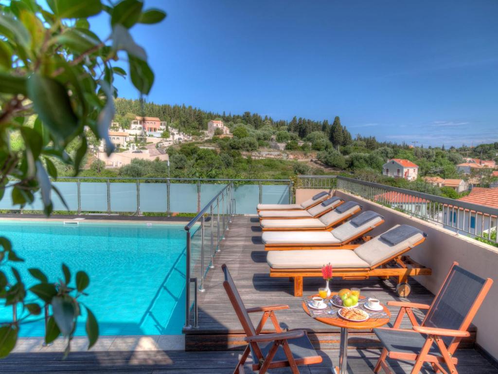 Bazén v ubytovaní Fiscardo Bay Hotel alebo v jeho blízkosti