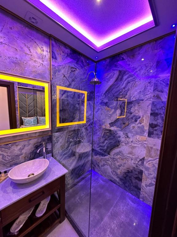 Koupelna v ubytování Robevski luxury rooms