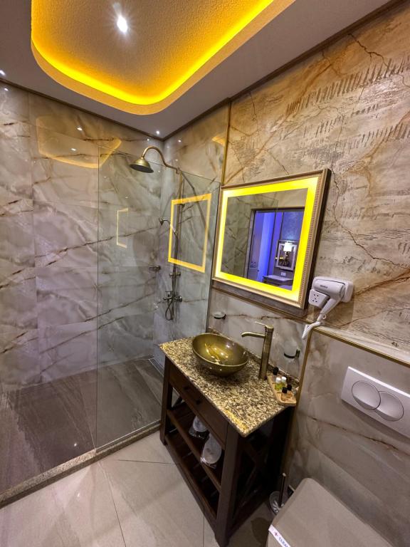 Koupelna v ubytování Robevski luxury rooms