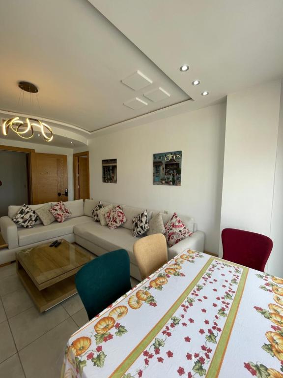 Postel nebo postele na pokoji v ubytování Seafront High Standard Apartment