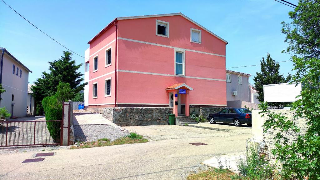 Budova, kde se apartmán nachází