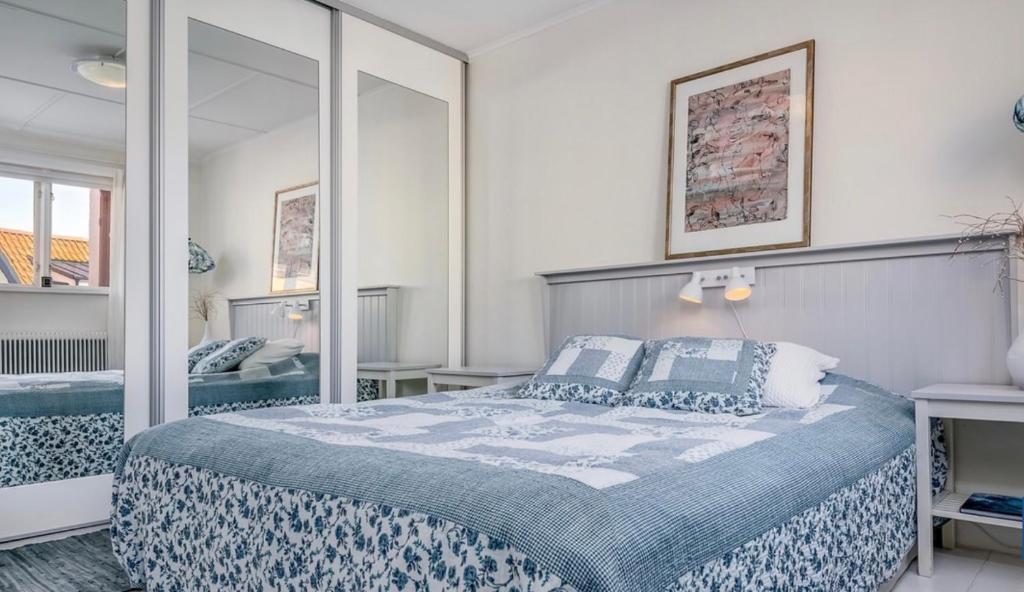 Postelja oz. postelje v sobi nastanitve Stor och lyxig villa mitt i Visby innerstad