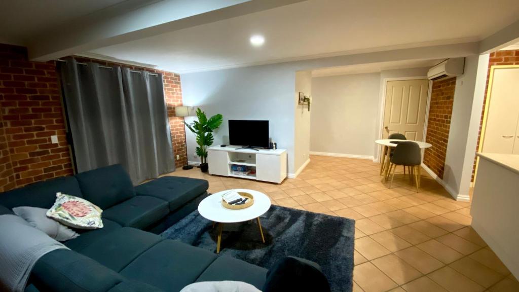 Jeryn On Jephcott - отзывы и видео