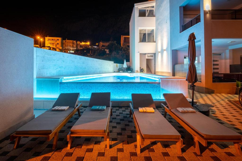 Apartments Niko, Makarska, Croatia - Booking.com