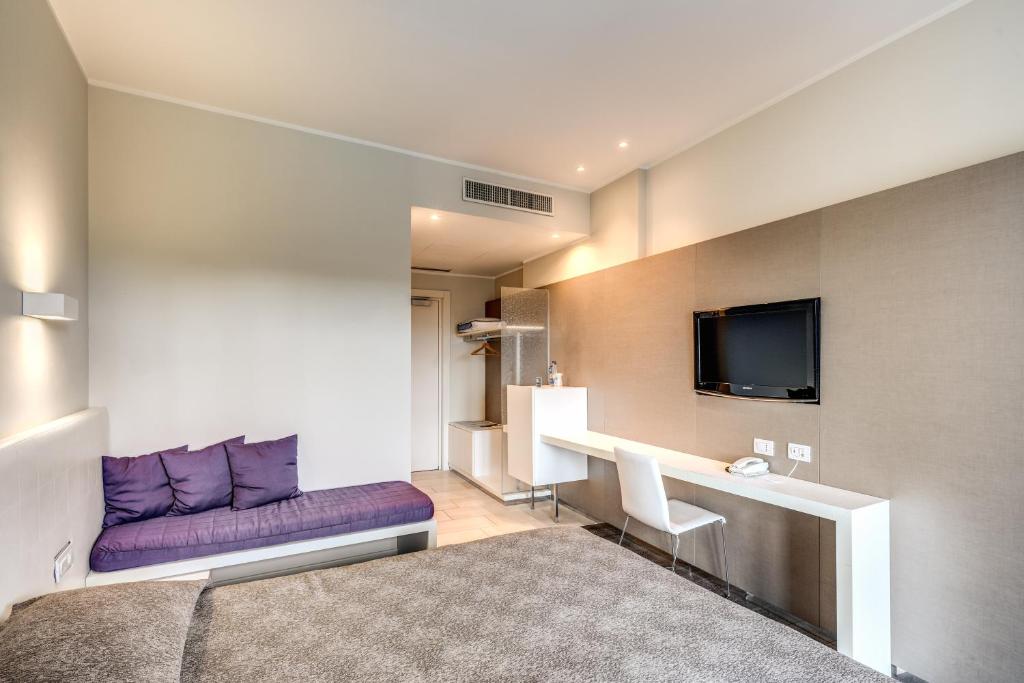 Hotel Isola Sacra Rome Airport - Deluxe Double Or Twin Room With Terrace