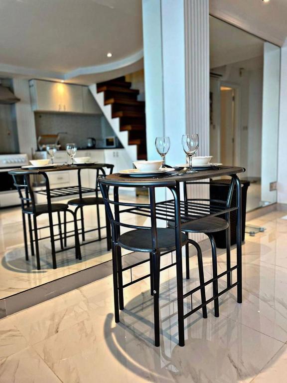 Gallery image of Stunning Duplex Studio in JLT in Dubai