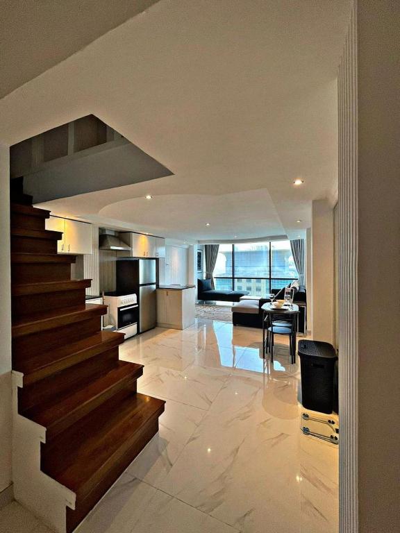 Gallery image of Stunning Duplex Studio in JLT in Dubai