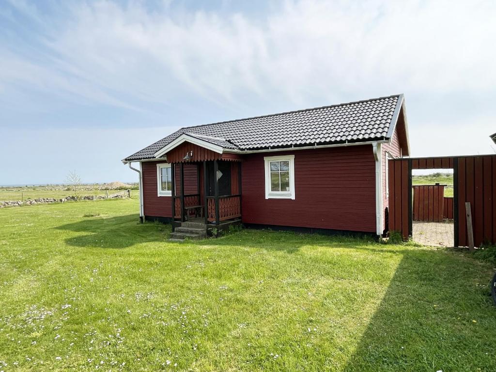 Red cozy cottage with sea view, Mörbylånga (updated prices 2024)
