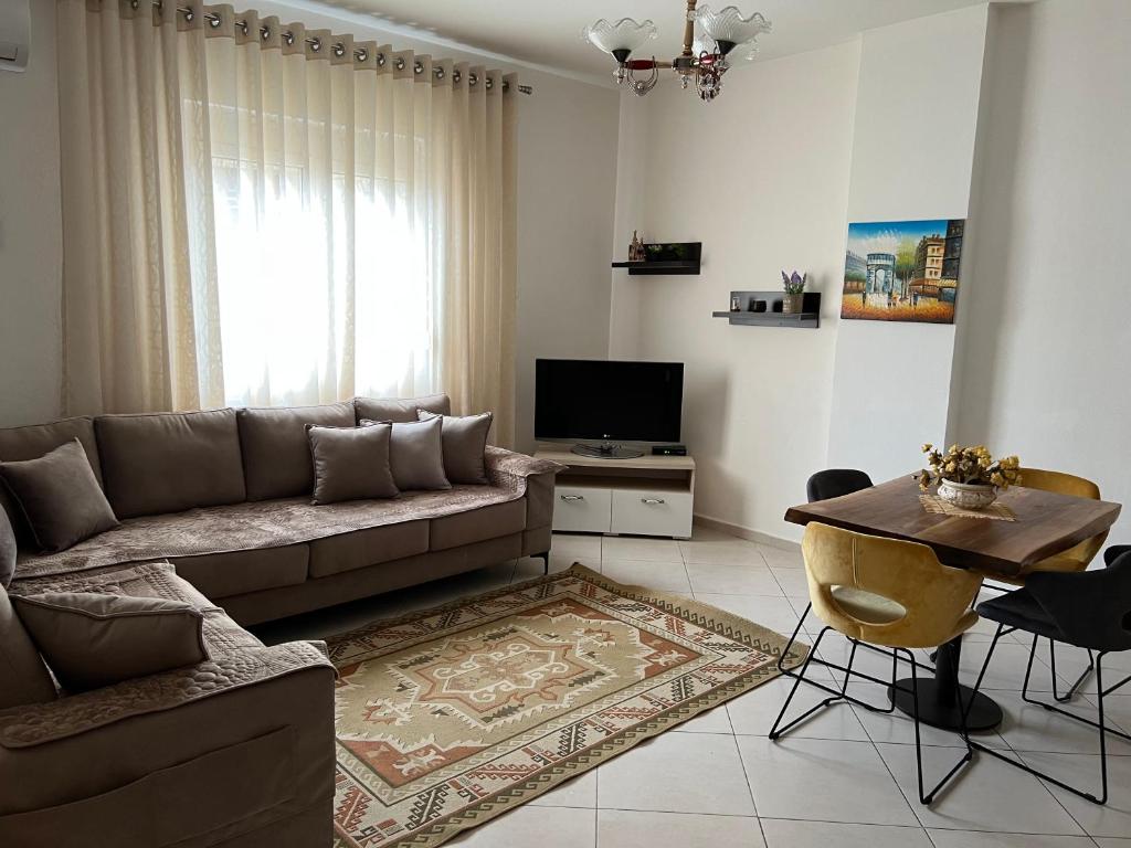 Modern on a Budget - City Centre Apartment