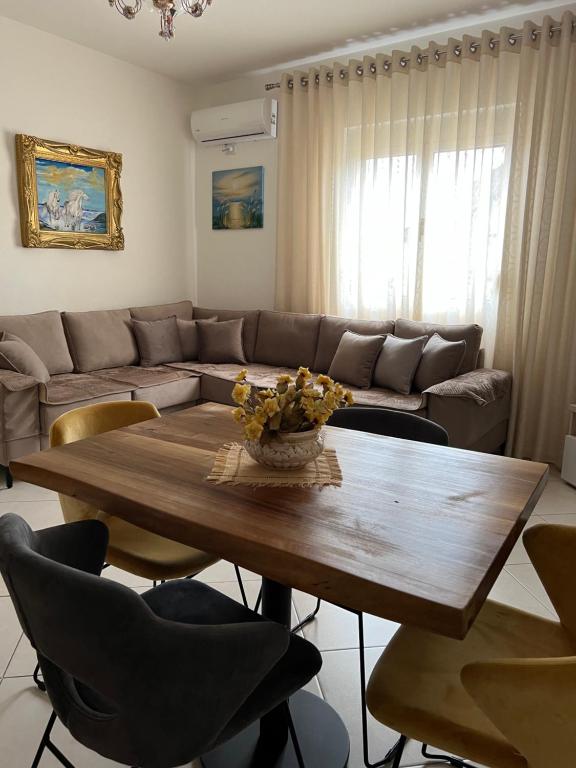 Modern on a Budget - City Centre Apartment - Imazhi 4