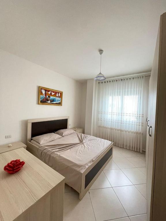 Modern on a Budget - City Centre Apartment - Imazhi 2