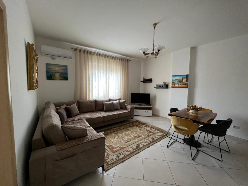 Modern on a Budget - City Centre Apartment - Imazhi 5
