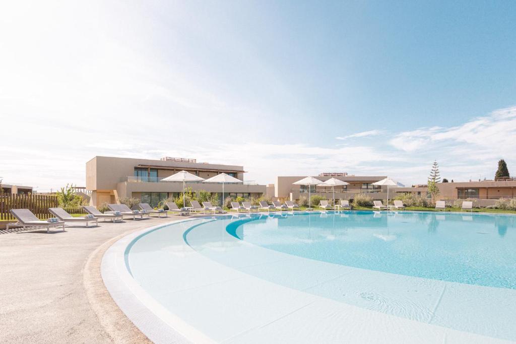 Bazén v ubytování White Shell Beach Villas nebo v jeho okolí