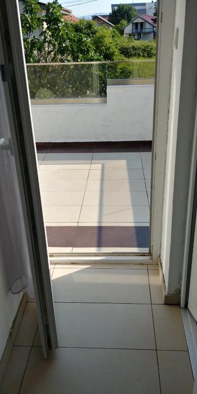 Balkón nebo terasa v ubytování White apartments