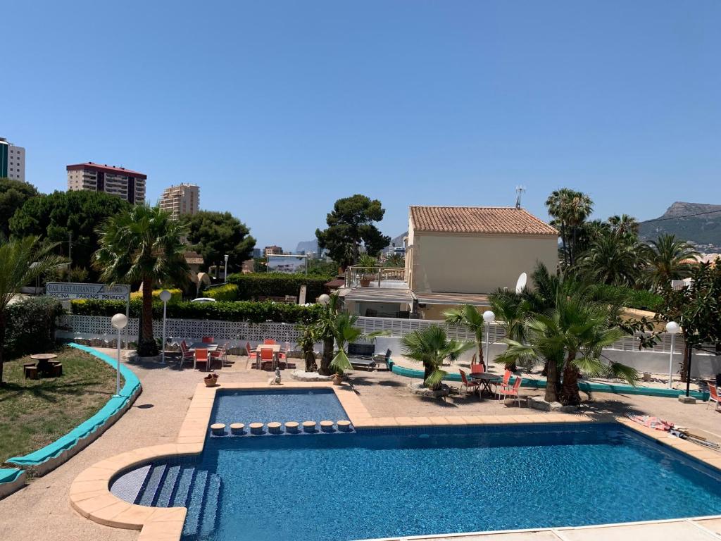 Bazén v ubytování Casa los Pinos Calpe Playa nebo v jeho okolí
