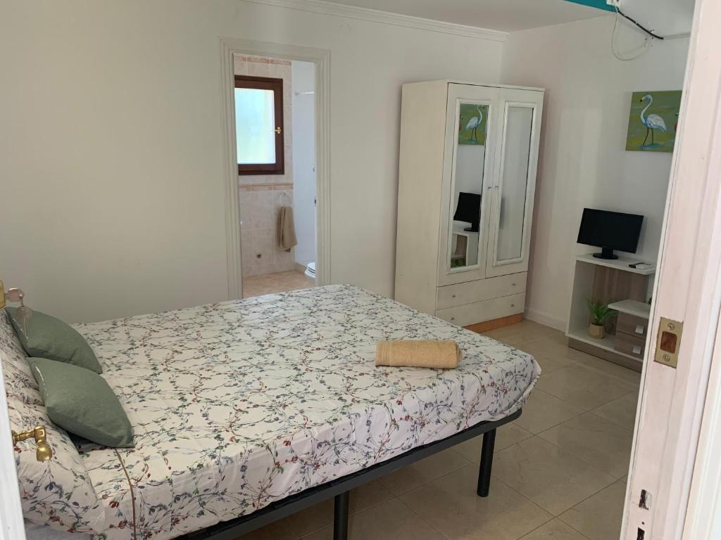 TV a/nebo společenská místnost v ubytování Casa los Pinos Calpe Playa