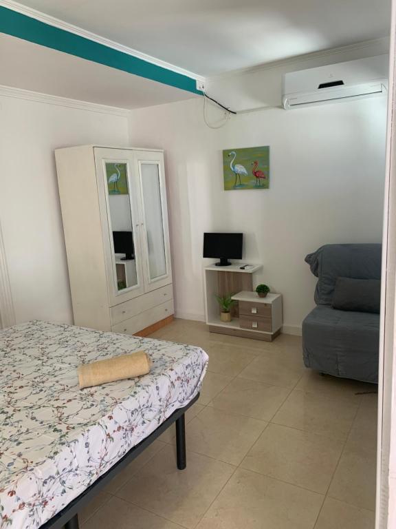TV a/nebo společenská místnost v ubytování Casa los Pinos Calpe Playa