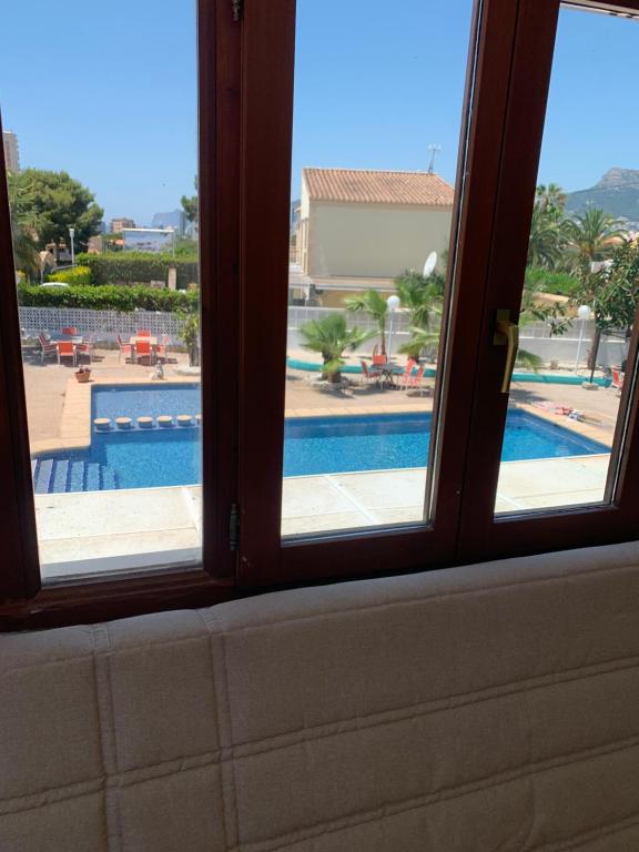 Bazén v ubytování Casa los Pinos Calpe Playa nebo v jeho okolí