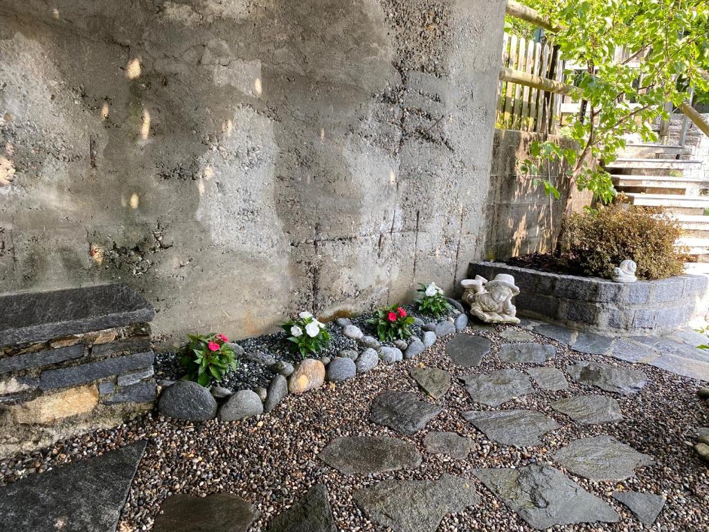 Zahrada ubytování Dream holiday house with a fantastic view of Lake Maggiore and the pool