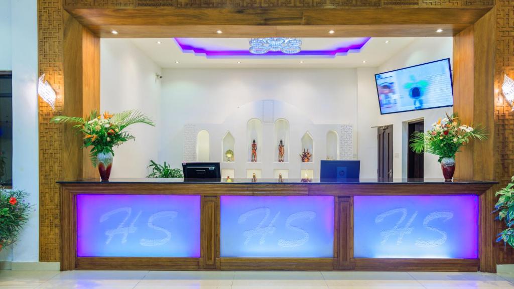 TV a/nebo společenská místnost v ubytování Hotel Sapphire