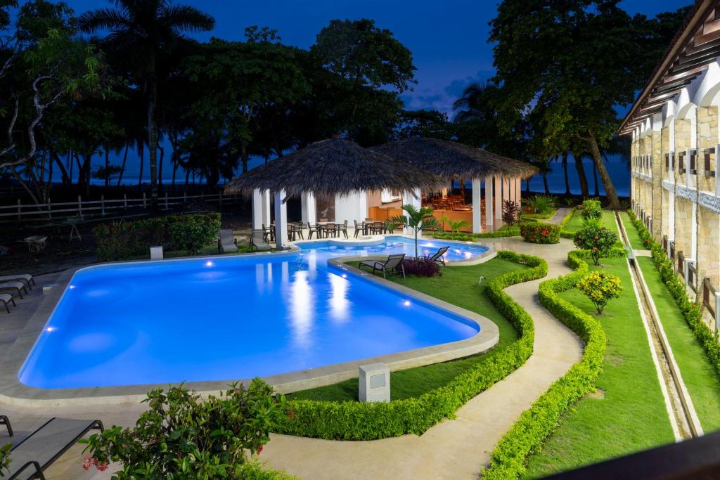 Fuego del Sol Beachfront Hotel photo