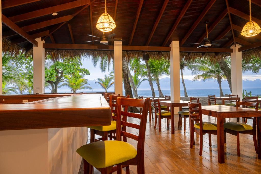 Fuego del Sol Beachfront Hotel photo