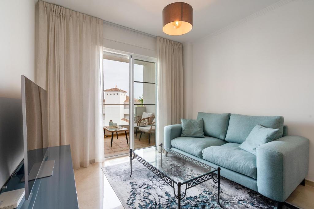 13 Modern apt for 6 guest with shared pool in Manilva Andalucia