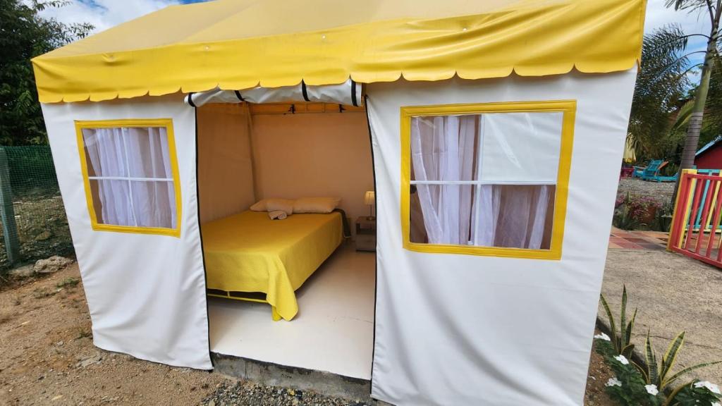 Changer la tente douche plage tente extérieure auvent (jaune)
