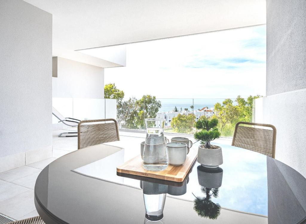 Fotografia z galérie ubytovania 14 Modern apt with terrace & sea view, gym, jacuzzi spa Duquesa, Manilva v destinácii Castillo de Sabinillas