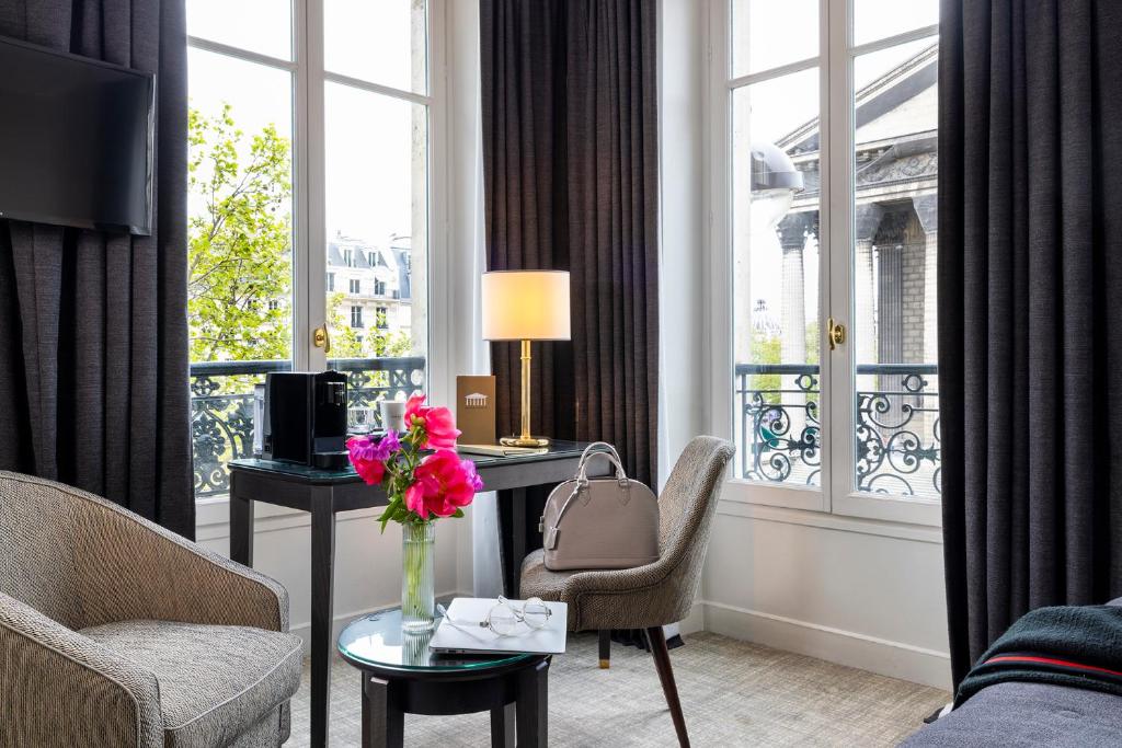 Hôtel Madeleine Plaza - Resim 25