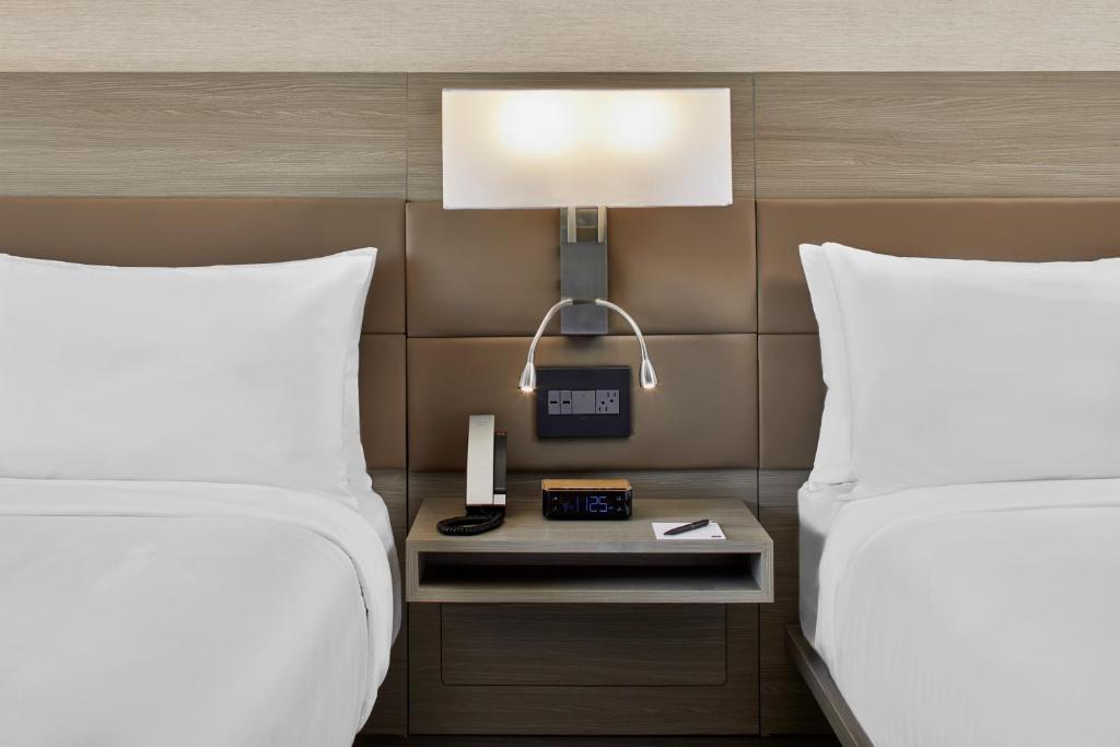 AC Hotel by Marriott Durham Duke University - Habitación Queen Con Dos Camas Queen